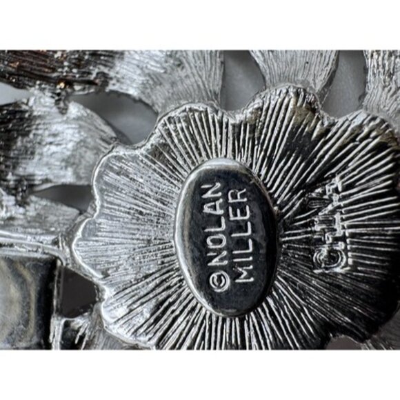 GORGEOUS NOLAN MILLER 3 STRAND FAUX PEARL BIG FLOWER RHINESTONE CLASP NECKLACE - Picture 6 of 11